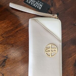 NWT Badgley Mischka Quilted Wallet Wristlet Beige Cream Gold Logo Zip Around NEW